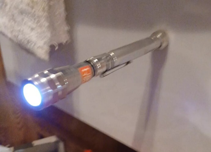 Roughneck Magnetic LED 2 Ft Extension W/Flexible Neck Worklight - Silver