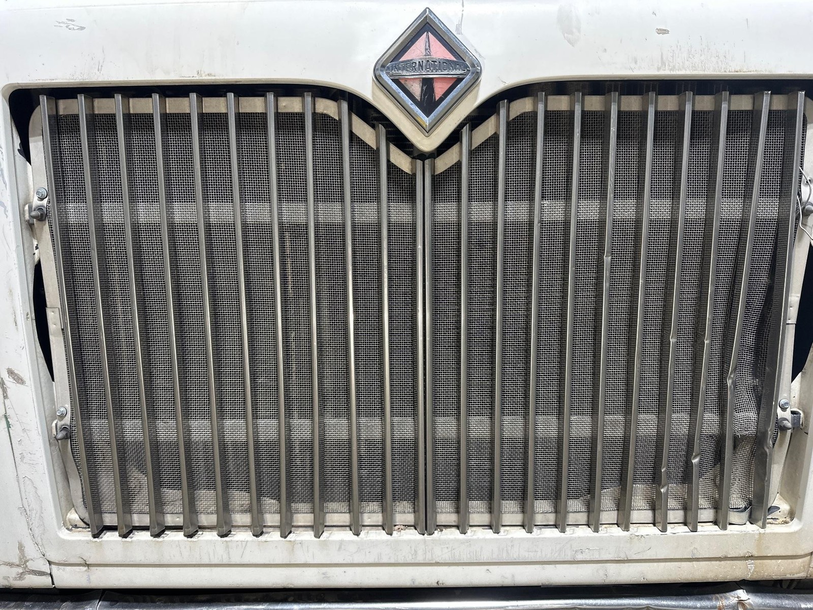 1997-2011 International 9200 Grille - Used