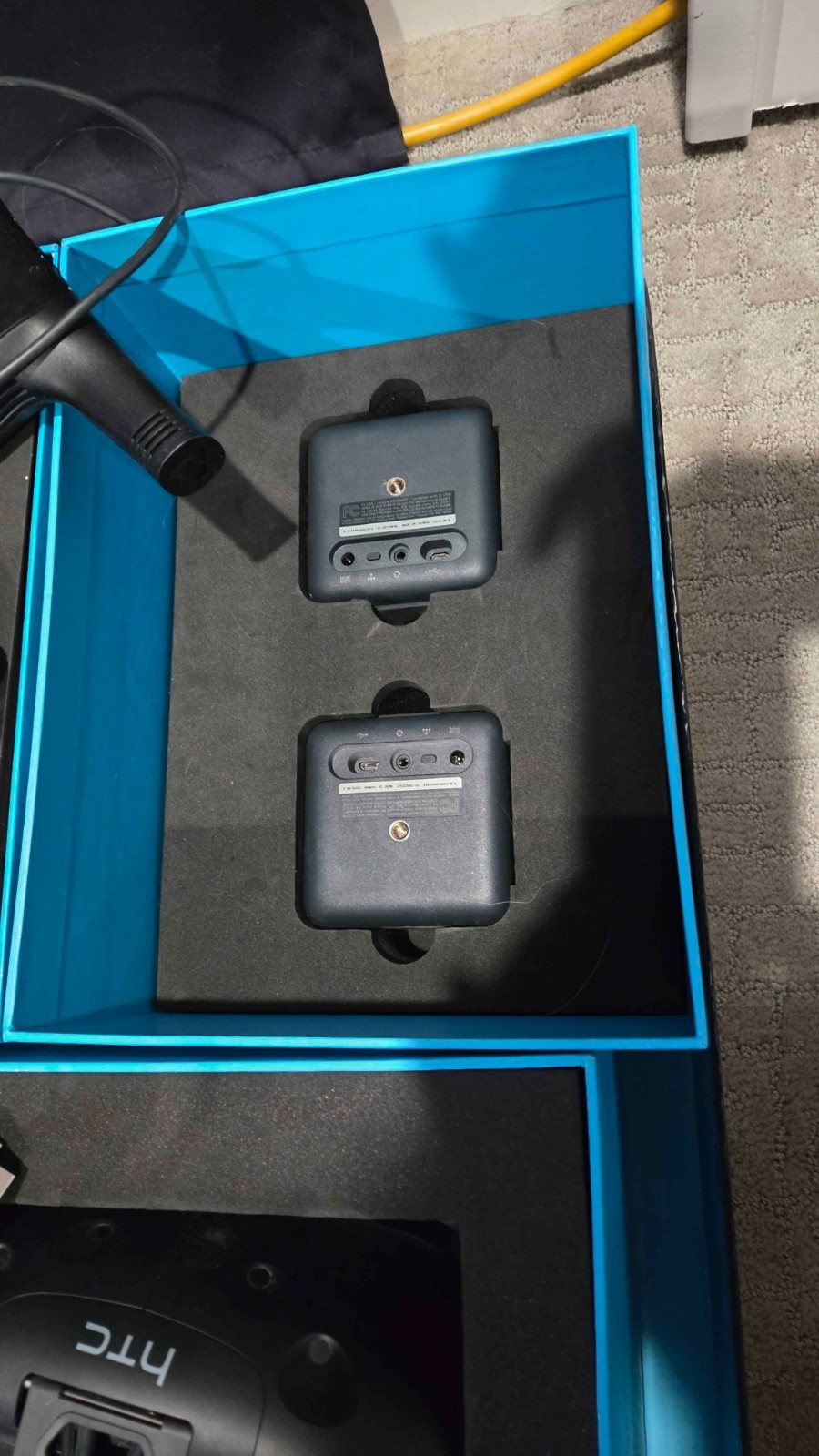 HTC Vive VR Headset Complete Set Full Kit System Steam VR PC Virtual Reality