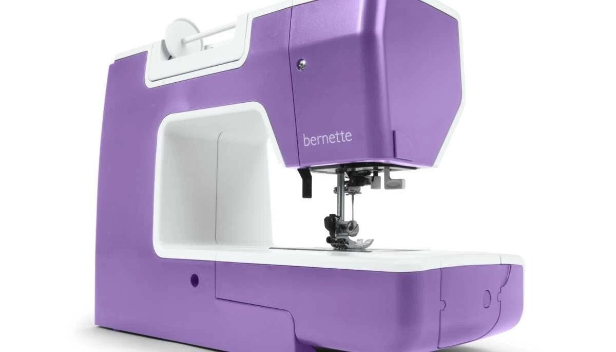 Bernette B38 Yaya Han Edition Computerized Sewing Machine 394 Built-in Stitches