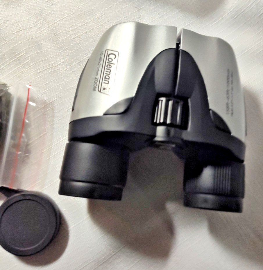 Coleman Compact Zoom Binoculars 10-40×21 – Open box