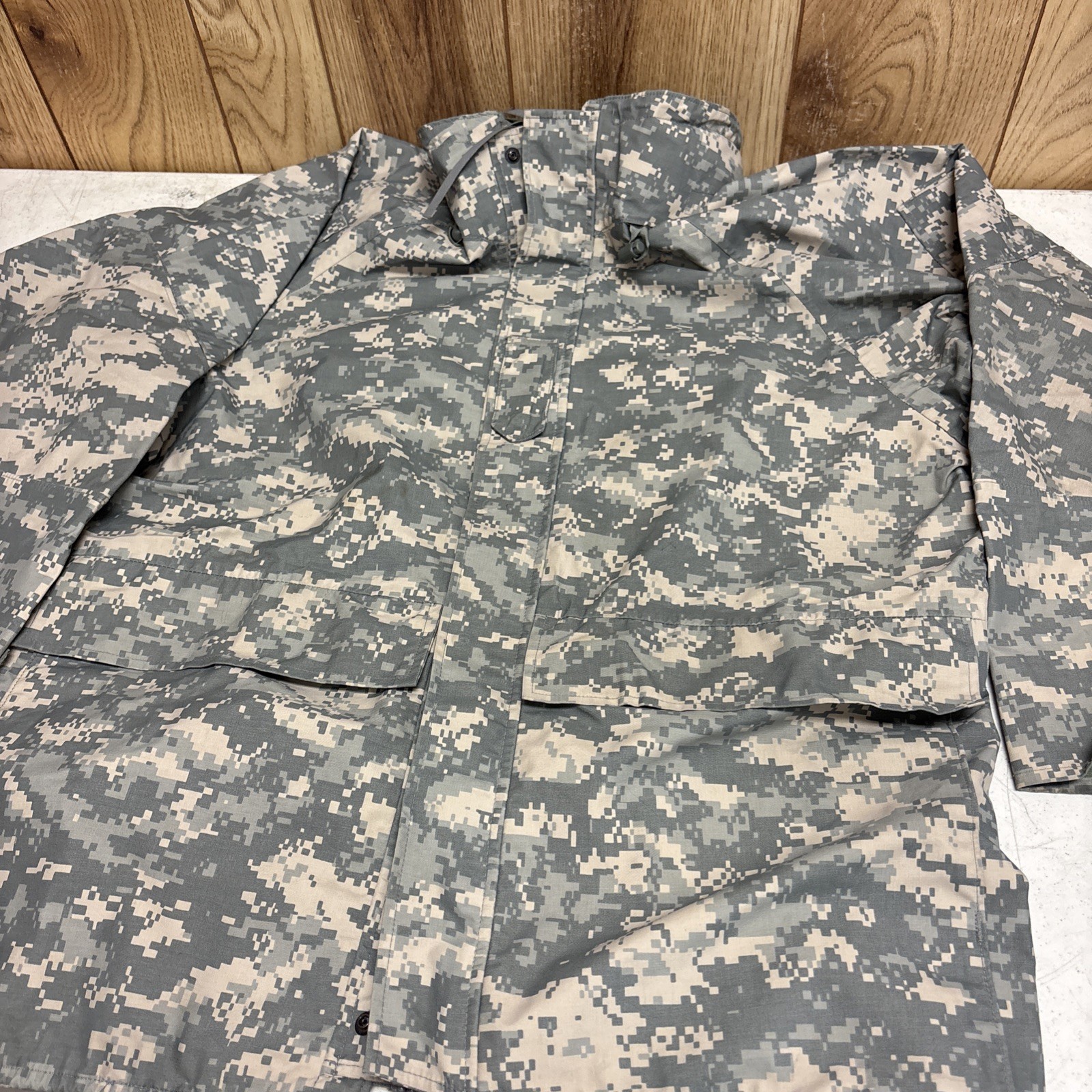 Parka Cold Weather Universal Camouflage Large Regular Military Issue
