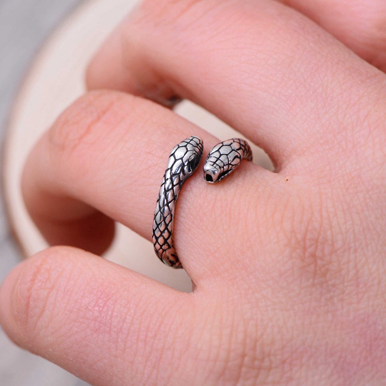 Retro Distress Snake Ring for Men and Women Double Snake Head Open Ring