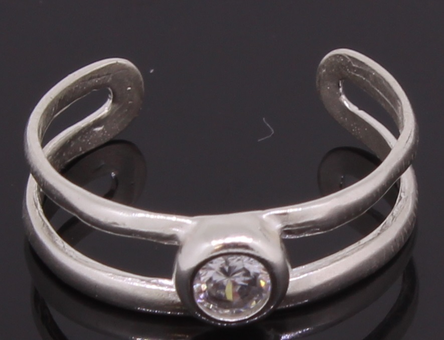 Silver Toe Ring With CZ Stone