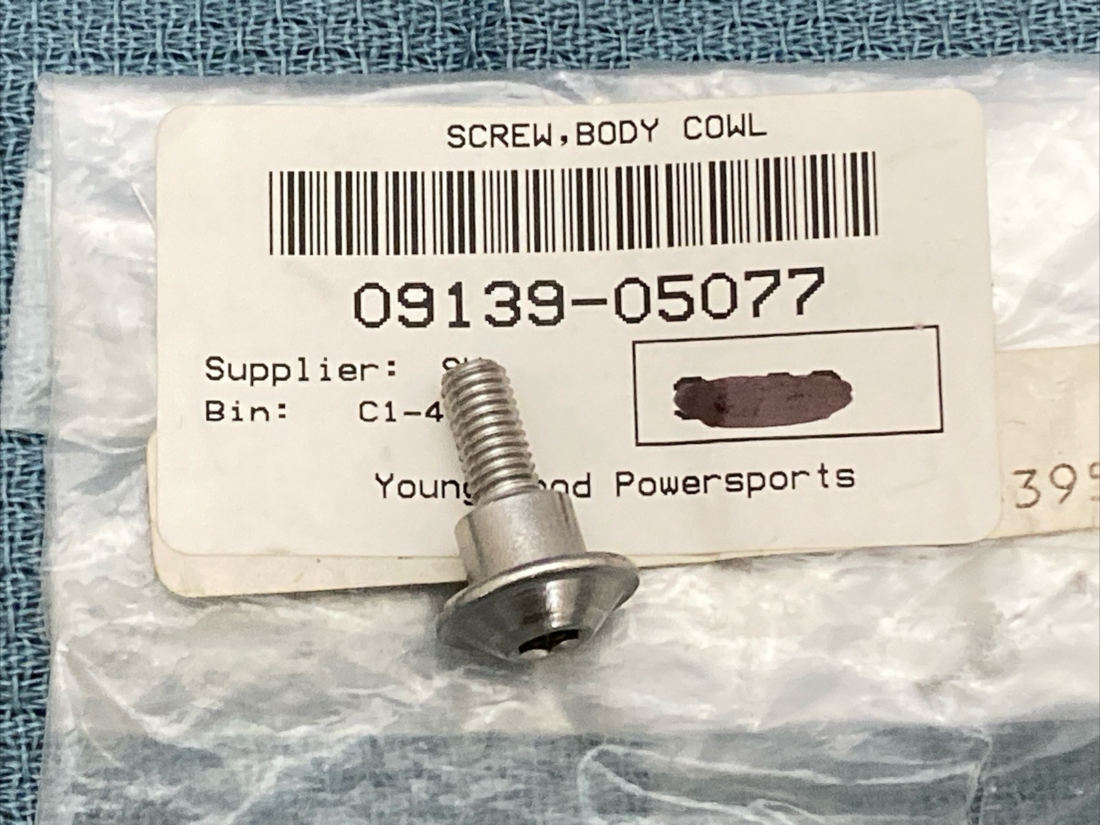 QTY 2 NEW REPLACES SUZUKI 09139-05077 BODY COWL Screw, Rear