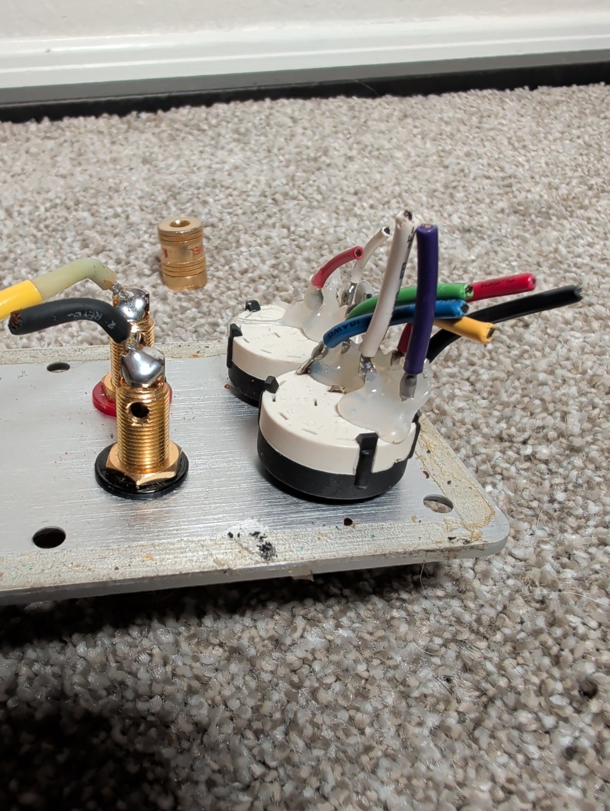 Revel Ultima Gem binding posts terminals frequency knobs and gold plated biamp