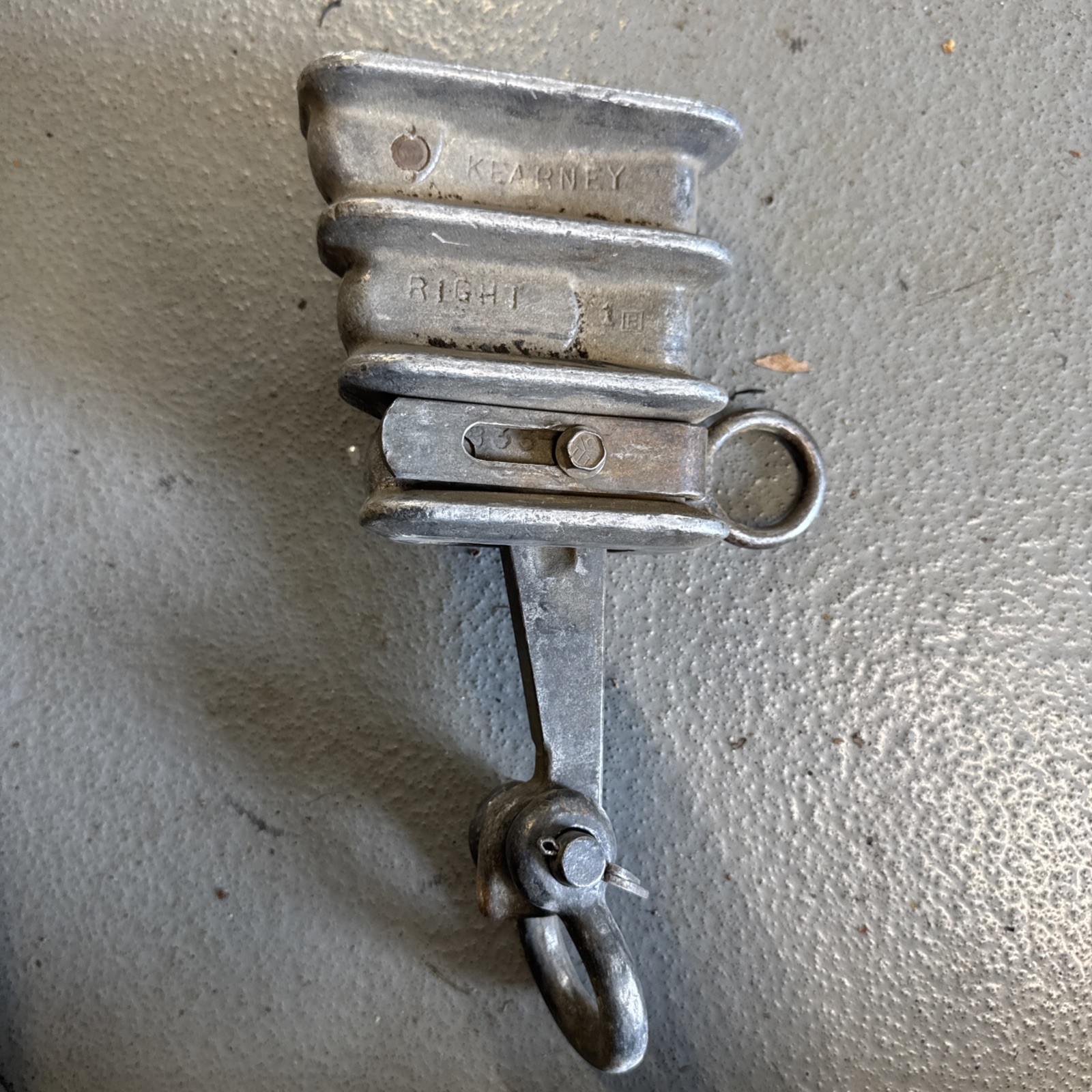 I lineman wire grips Kearney