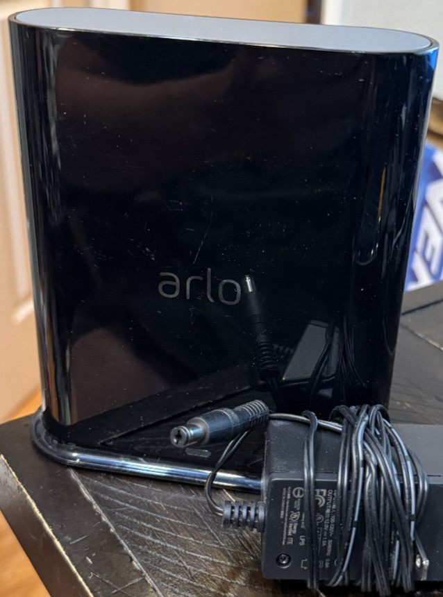 Arlo Ultra VMB4540 Smart Hub  Pro 2, Pro 3, Pro 4 Base Stations WITH ADAPTER
