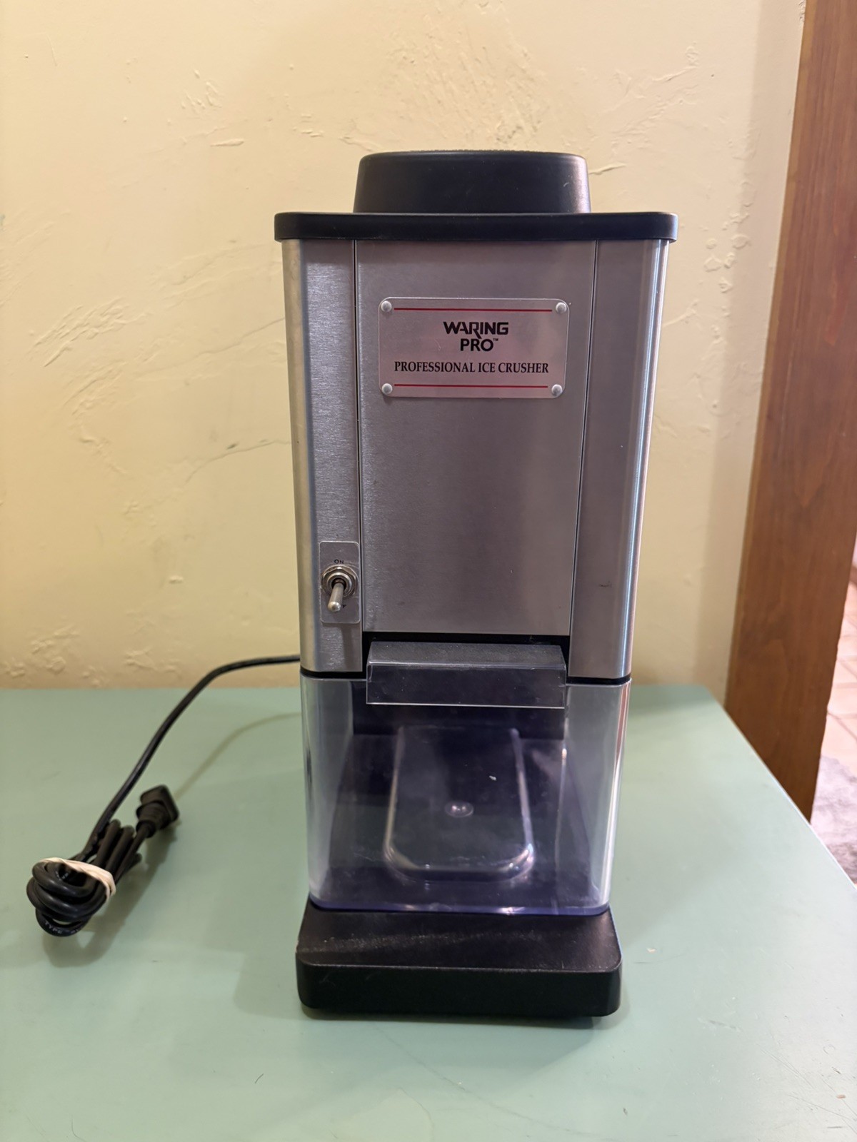 Waring Pro Ice Crusher Model IC70 Professional Ice Crusher Working No Funnel