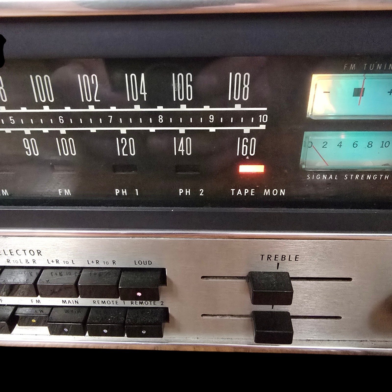 McIntosh MAC 1900 Solid State Stereo Receiver with Analog Tuner Dial working