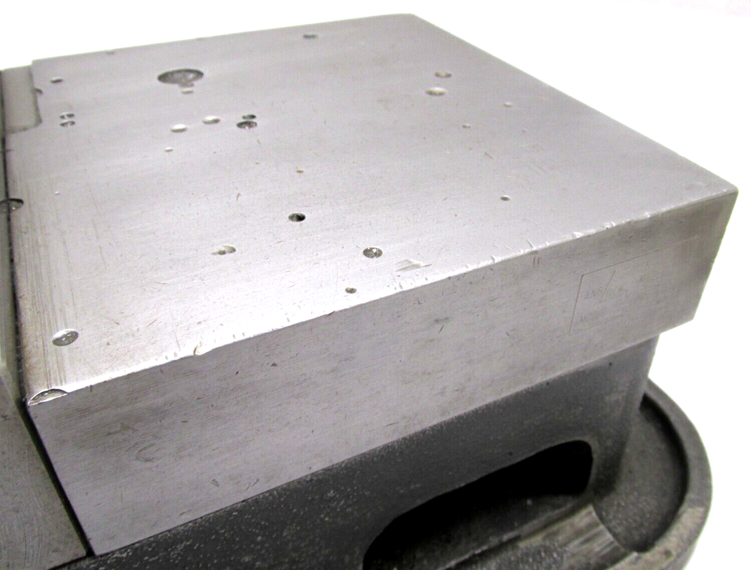 KURT ANGLOCK 6" MILLING MACHINE VISE w/ JAWS - #D60