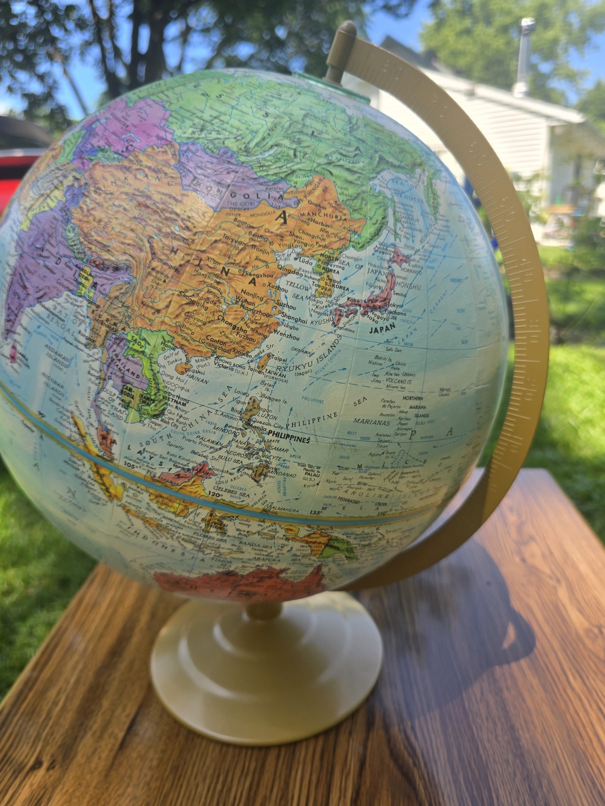 Globemaster Tabletop World Globe Rotating Freestanding w/ Beige Base