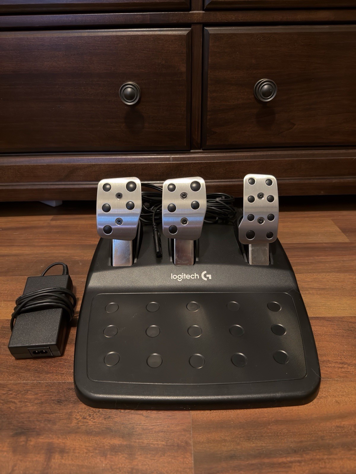 Logitech G29 Driving Force Racing Wheel & Pedals Set PS5 PS4 PS3 and PC.
