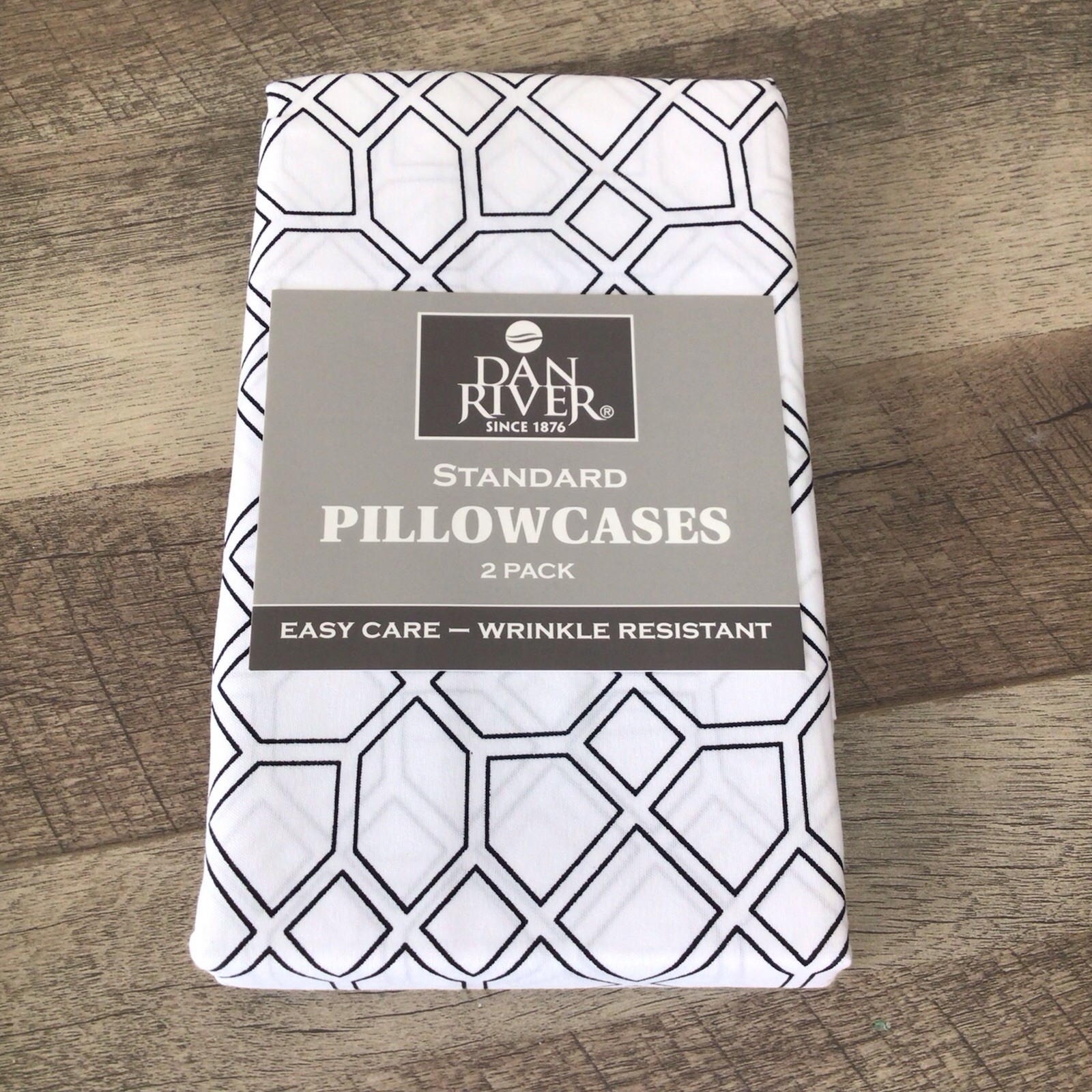Dan River Easy Care Pair Standard Pillowcases Black Geometric Pattern Polyester