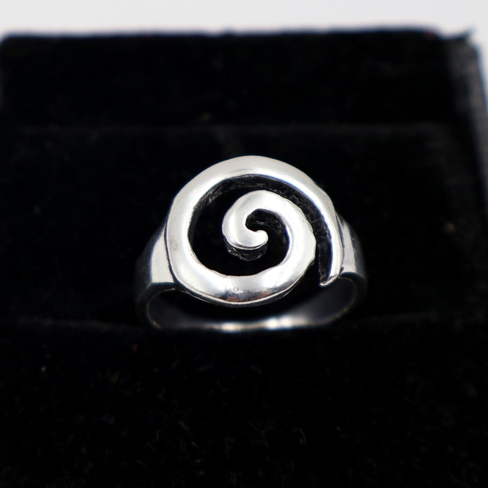 Beautiful Charm Spiral ring Handmade Silver Gold Ring Vintage Look Gift for her