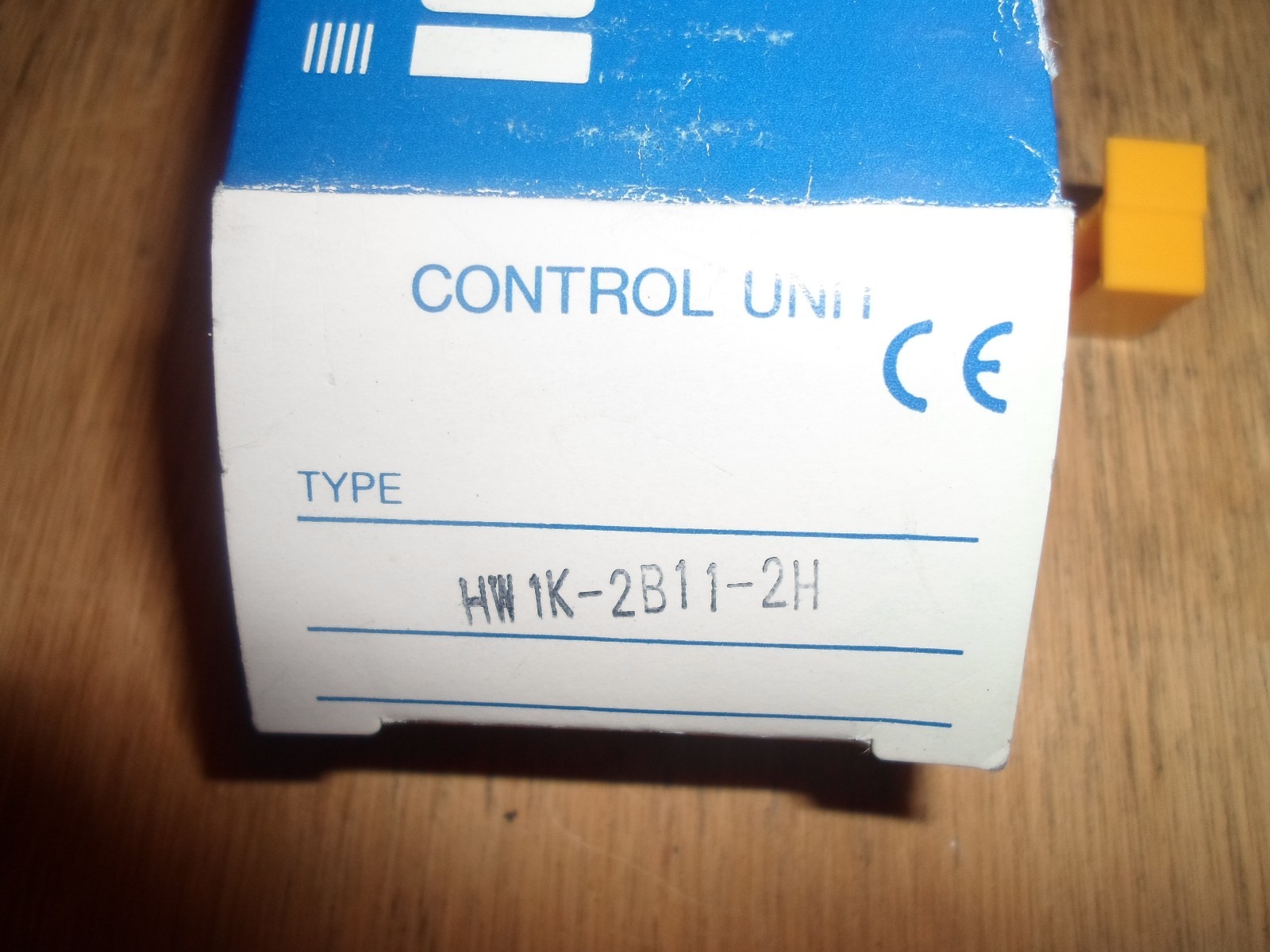 IDEC HW1K-2B11-2H KEY SWITCH 2 POSITION (NEW IN BOX)