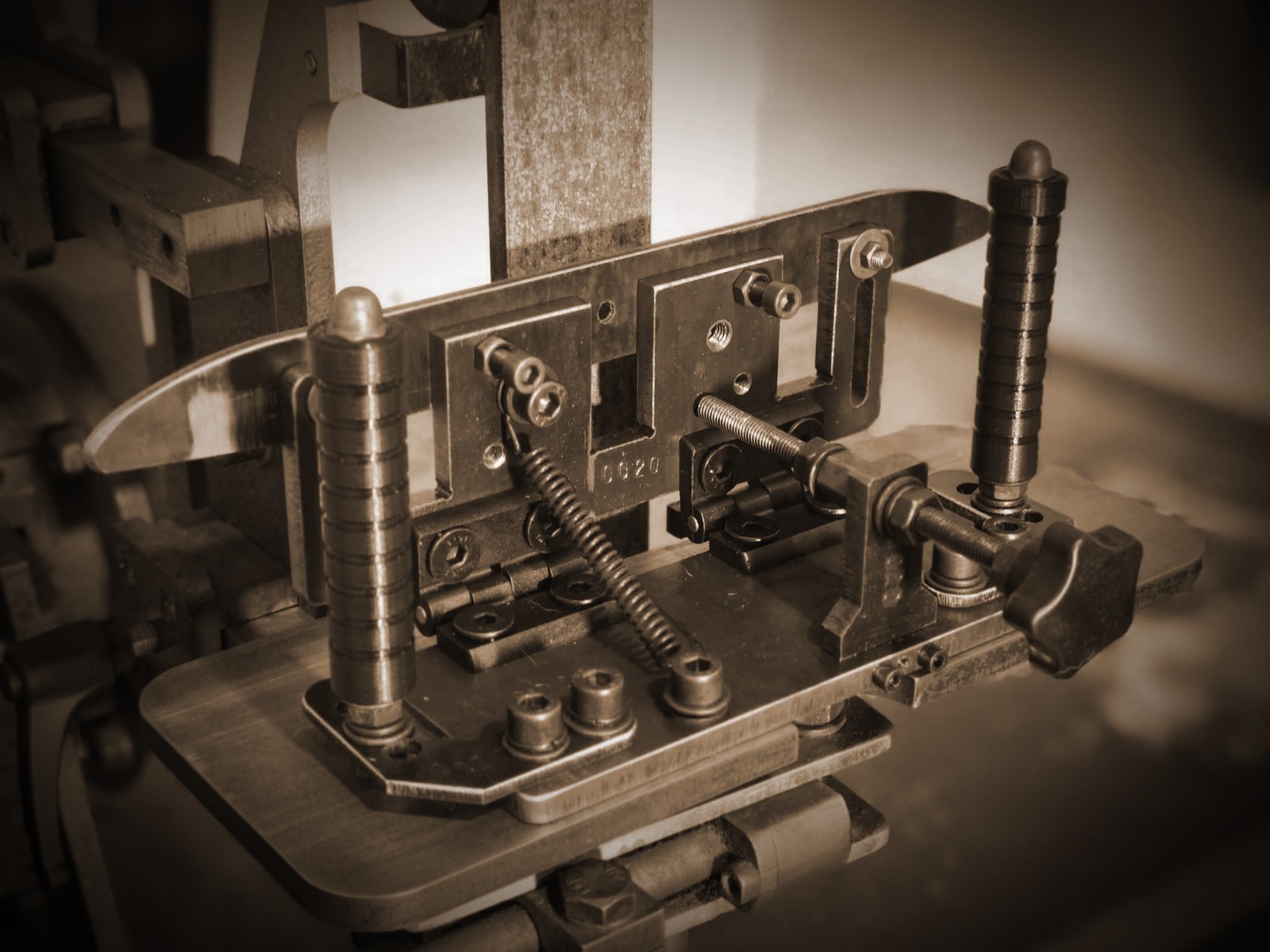 Three position Knife bevel grinding jig.