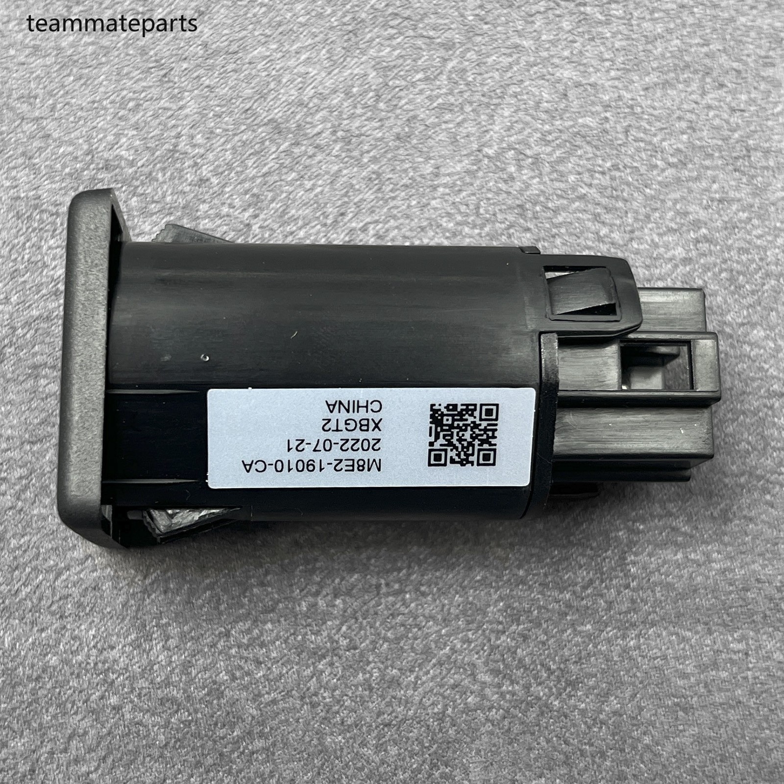 LR150198 USB-C Socket for Land Rover LK8-DEF20-361