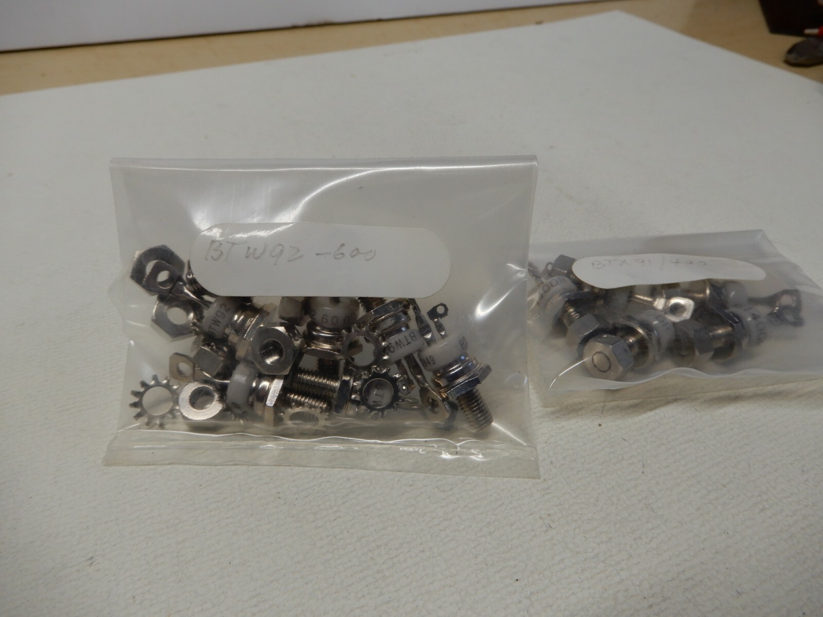 Philips BTW92 600 (6) BTX91 400 (5) Triac Thyristors Shown Stud Mount