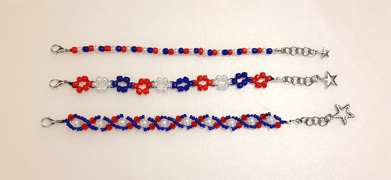 HANDMADE ADJUSTABLE 3PC STAINLESS GLASS & FAUX PEARLS BEADED BRACELET