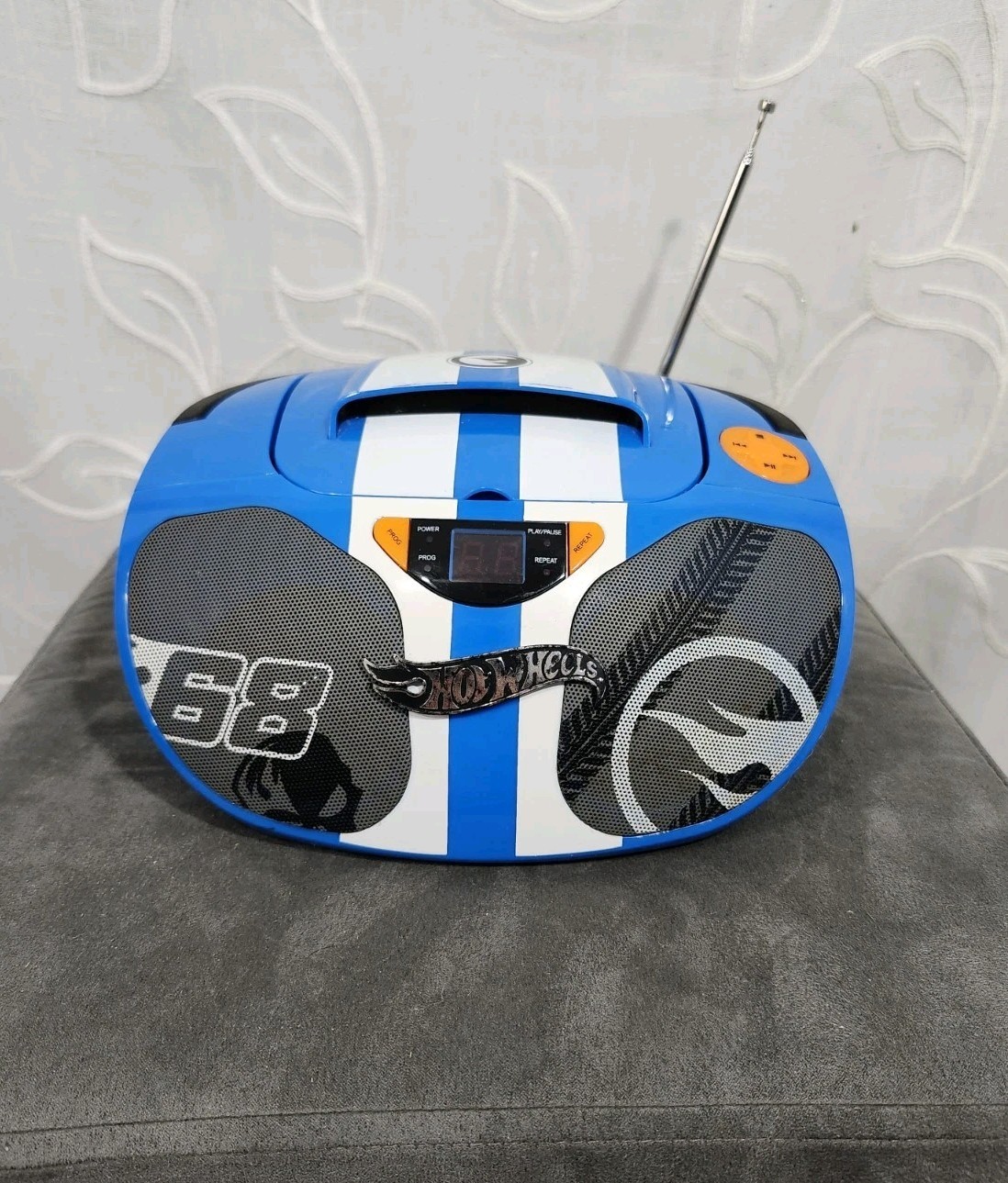 Hot Wheels Sakar AM/FM Radio CD Player Boombox #56084-TRU RaceCar Works