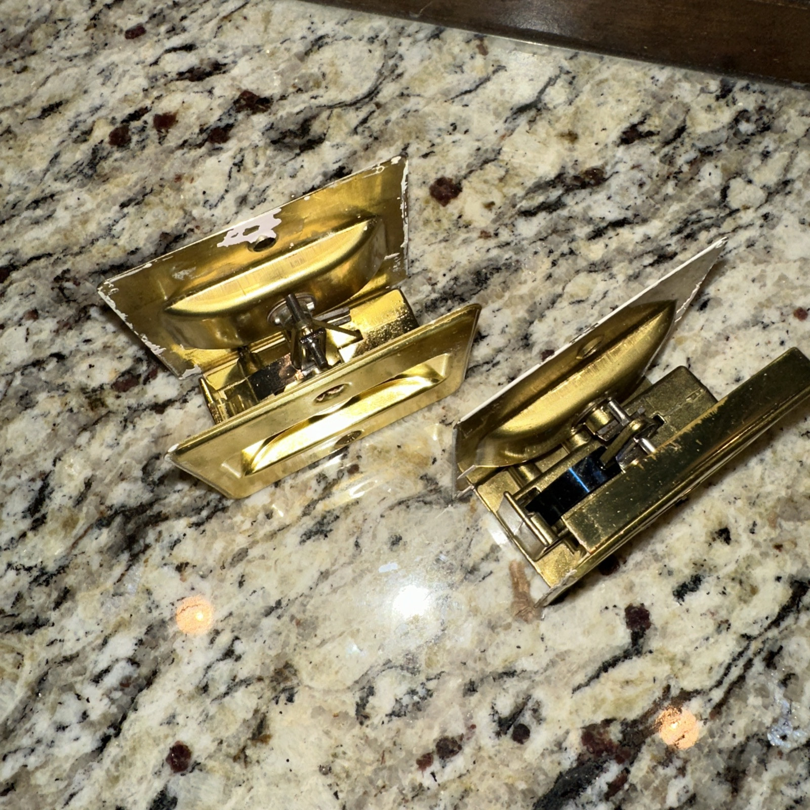 Schlage 991B3 Sliding Door Pull 1 3/4" x 2 1/4" Privacy Lock Polished Brass Used