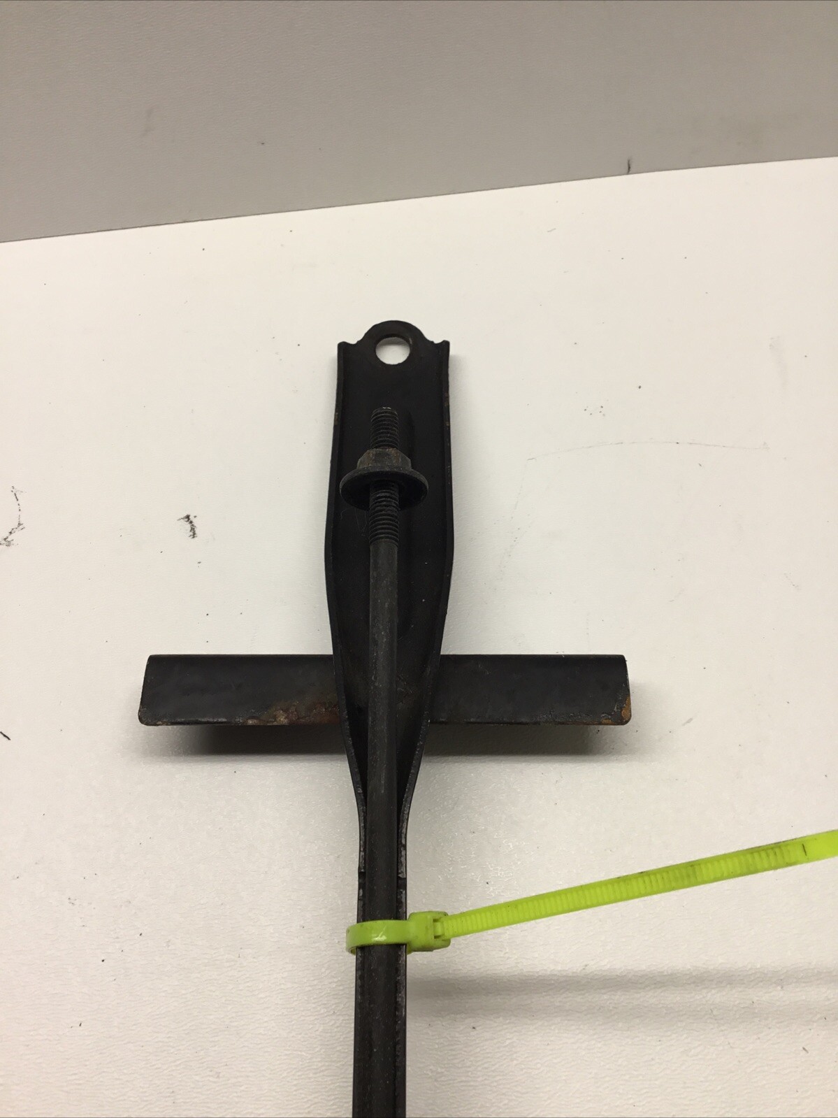 2011 TOYOTA CAMRY BRACKET BATTERY OEM