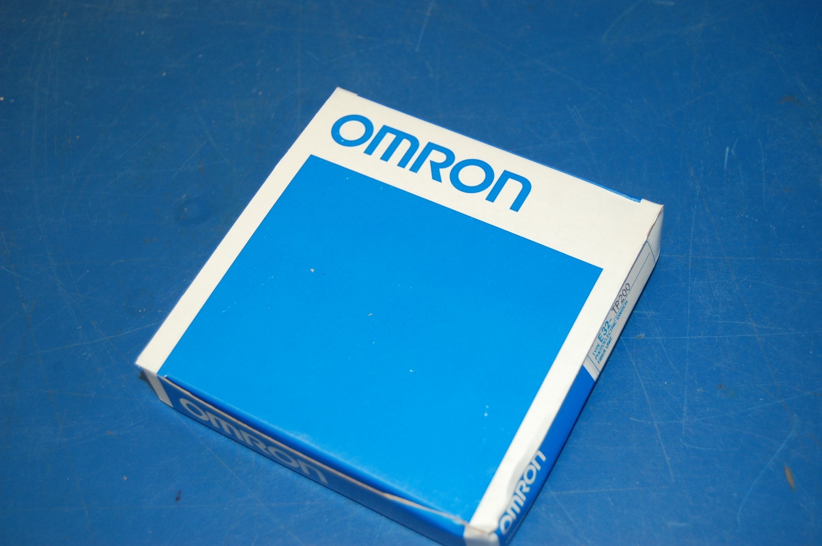 OMRON E32-TP200 Fiber Optic Amplifier (Set of 2)