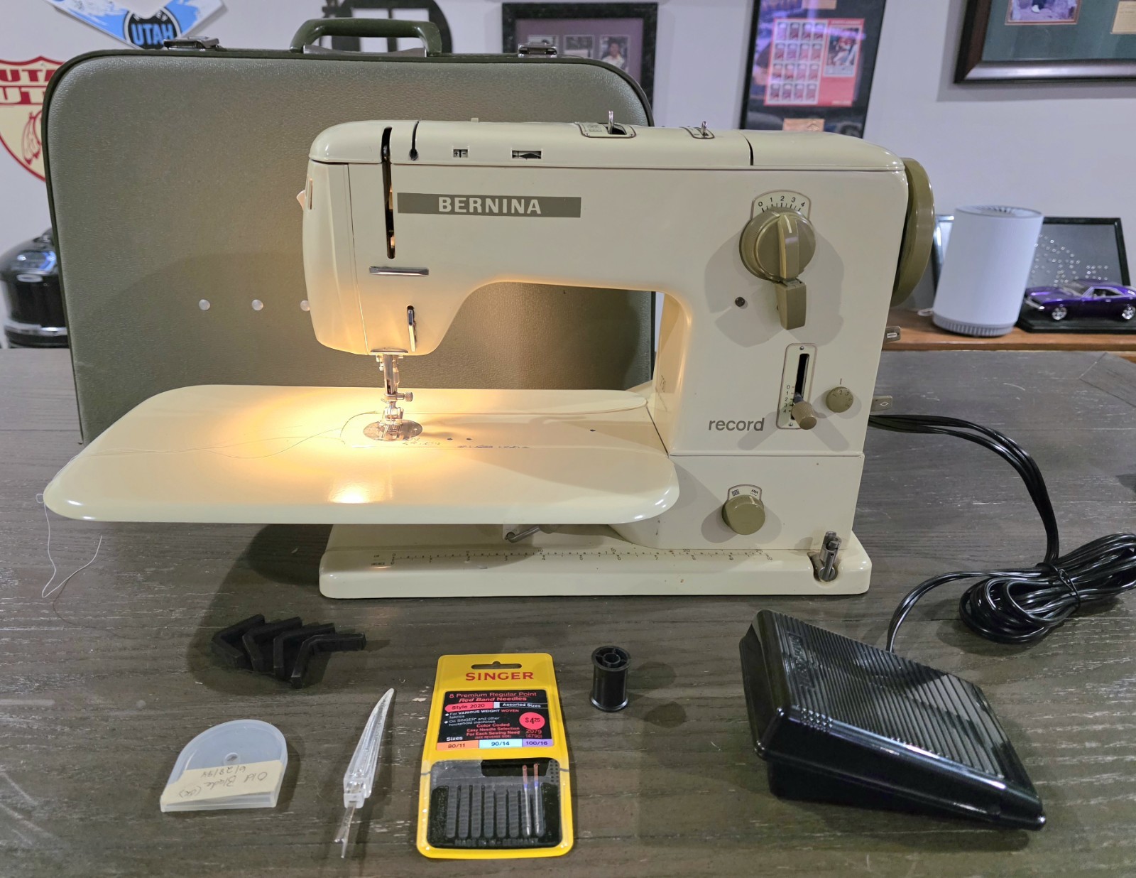 Bernina Record 730 Sewing Machine w/ Case, Ext Table, New Belt, New Foot Pedal!