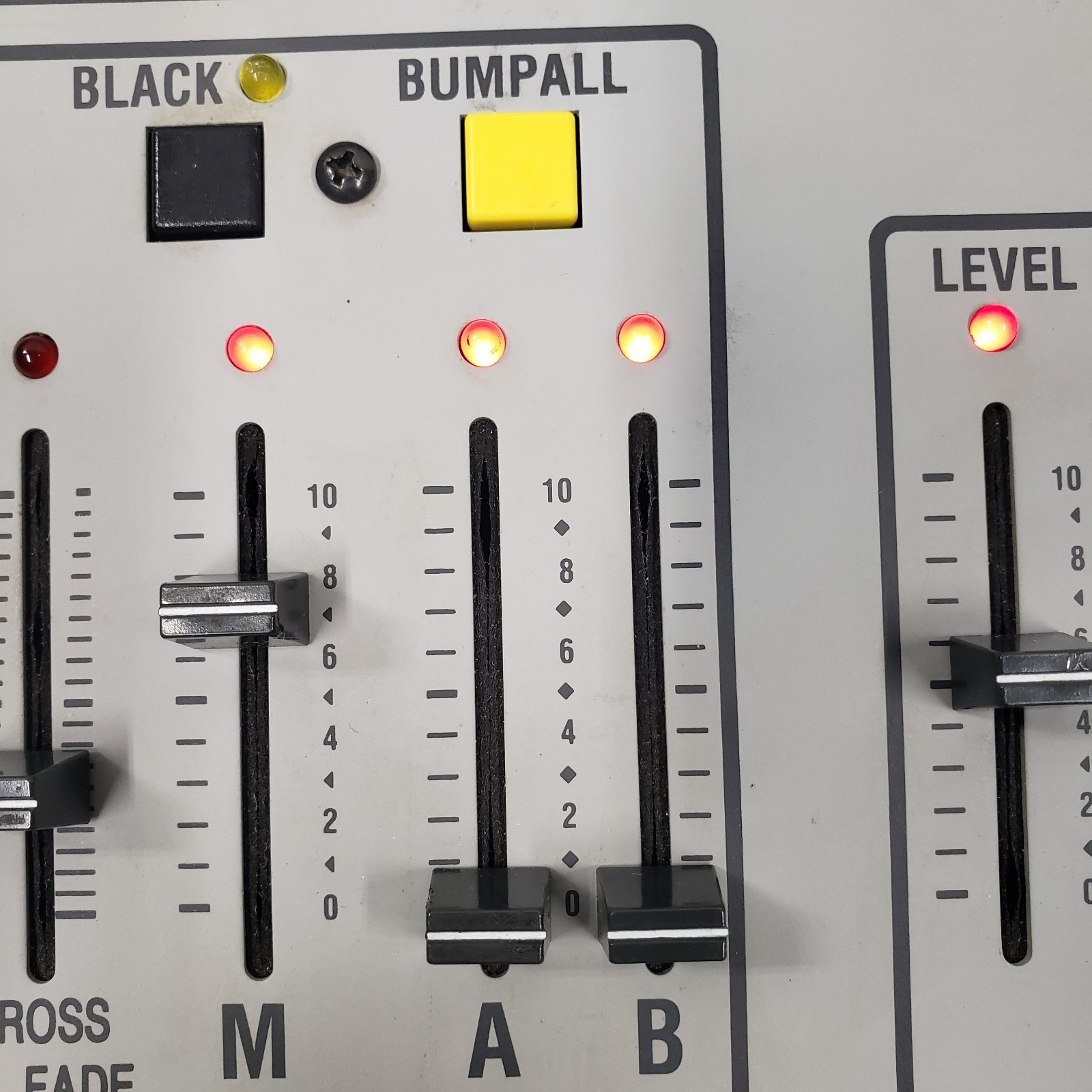 *UNTESTED* Powers Up - Leprecon LM-850 MIDI Light Board Control Console *PARTS*