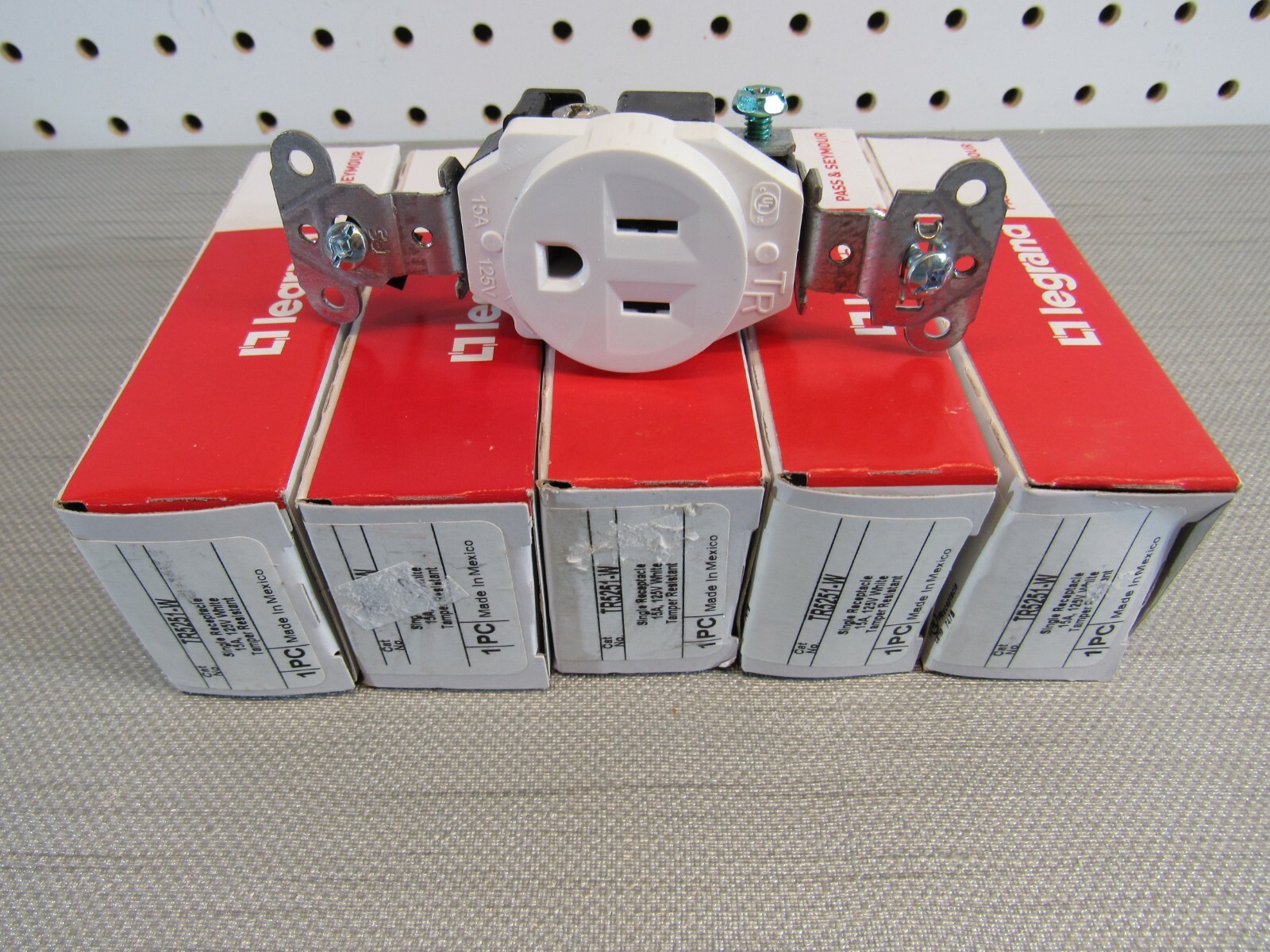 Pass & Seymour/Legrand TR5251W Single Receptacle White Lot of 5