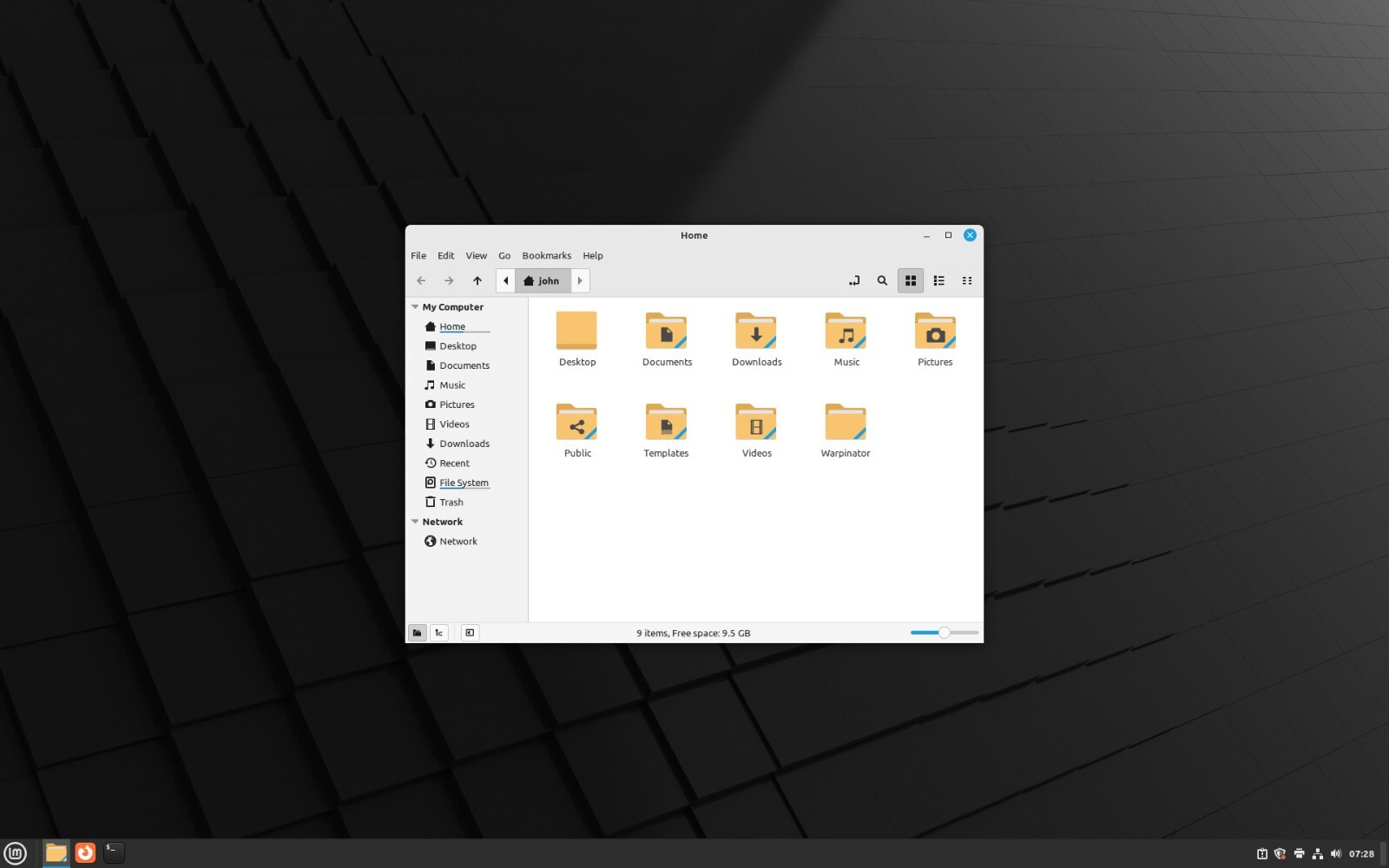 Linux Mint 22.1 Xia XFCE Bootable USB Flash Drive – Durable, Efficient, Ready