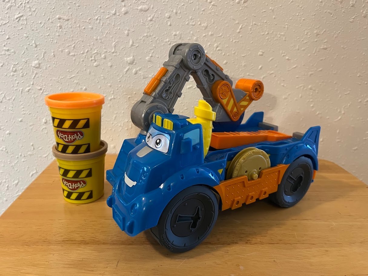 Play-Doh Diggin' Rigs Buzzsaw Truck, 2013