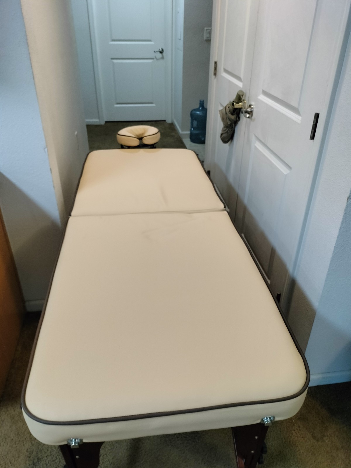 I'm Selling Massage Table For $400