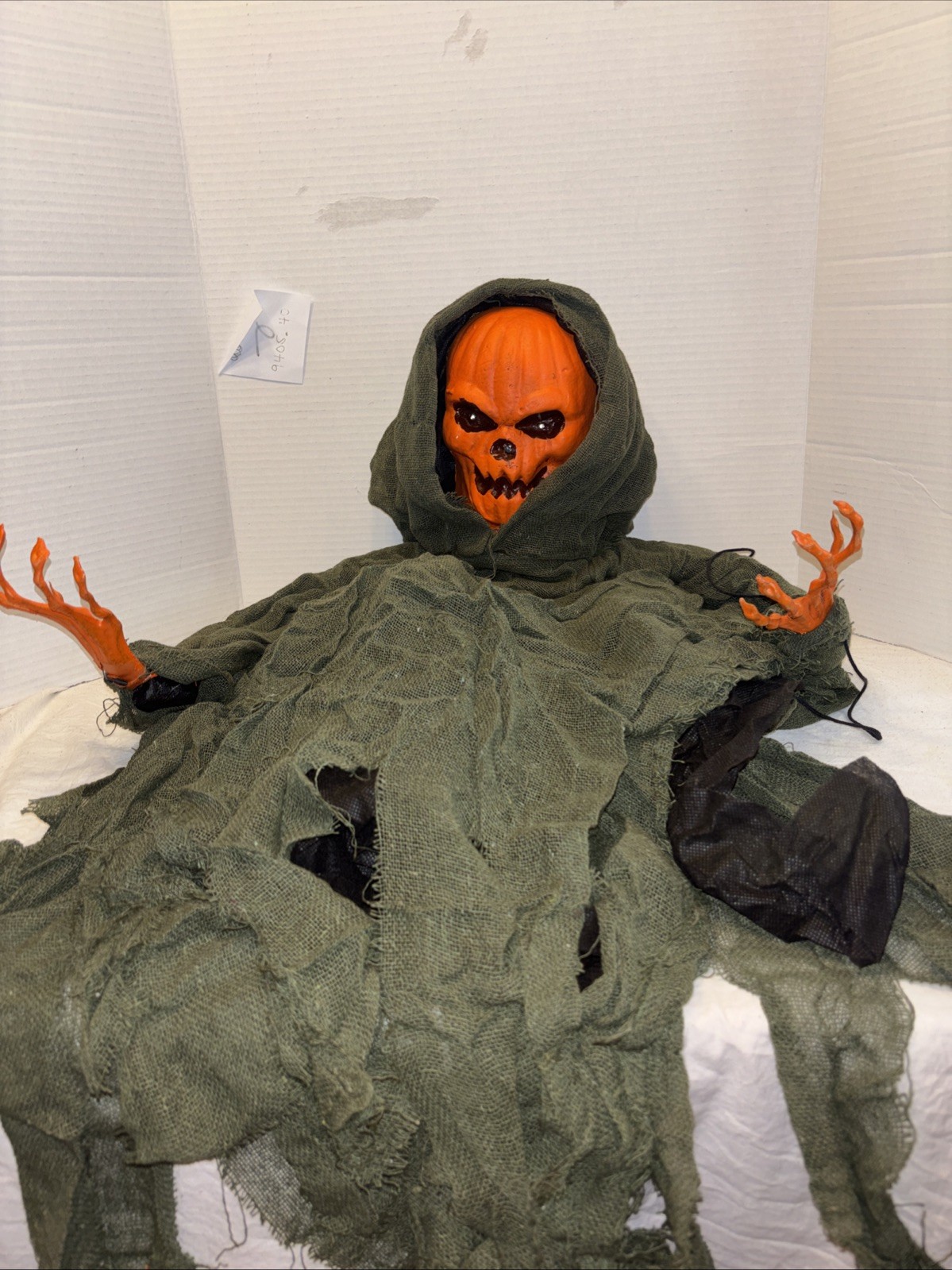 RARE Halloween Dropping Reaper Pumpkin Noise/eyes flash/Poseable Drops NIB