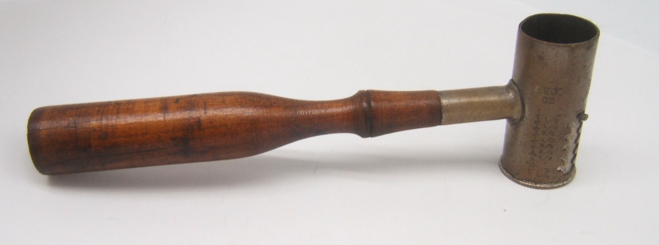 U H CO TORRINGTON CONN. POWDER MEASURE