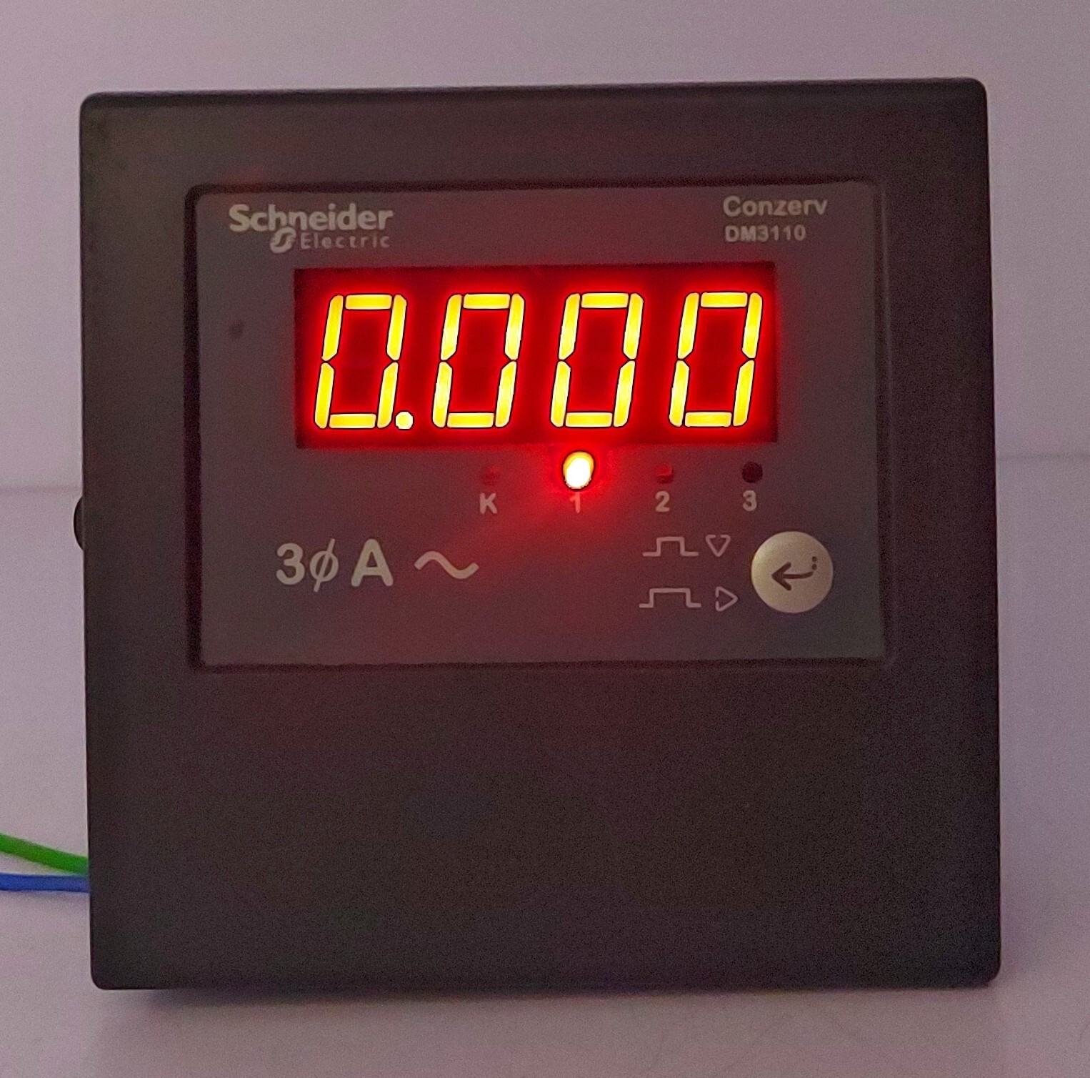 Schneider Electric Conzerv DM3110 Single Phase Voltmeter