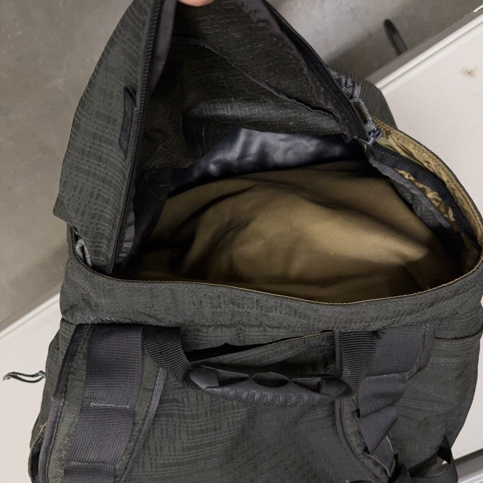 Specialty Defense Systems Liberty Duffel Bag Backpack Large Black Tactical