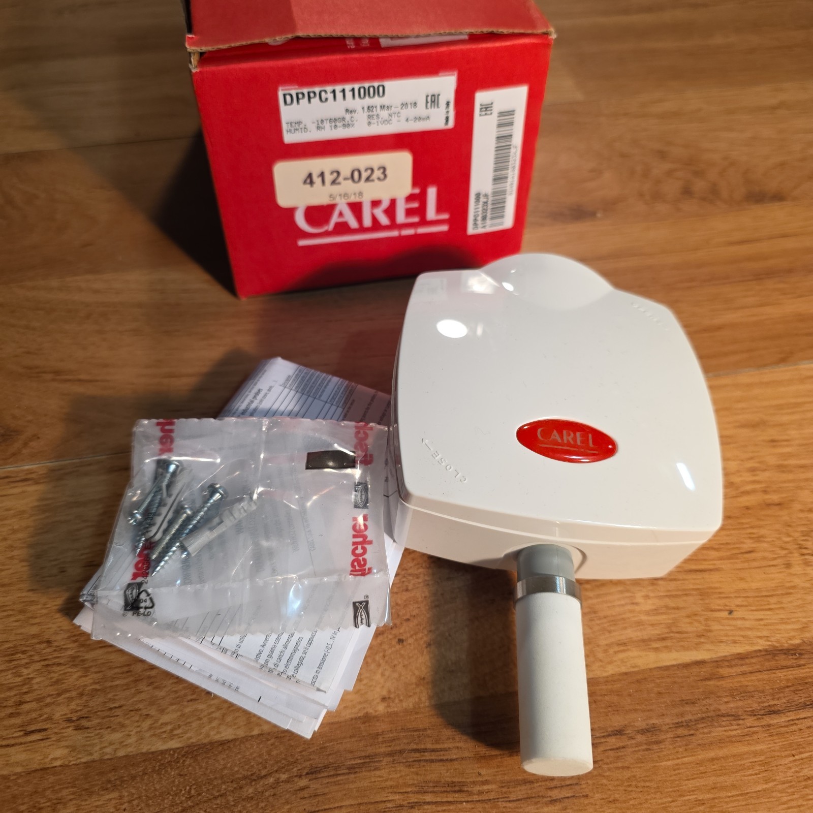 CAREL DPPC111000 Temperature And Humidity Sensor