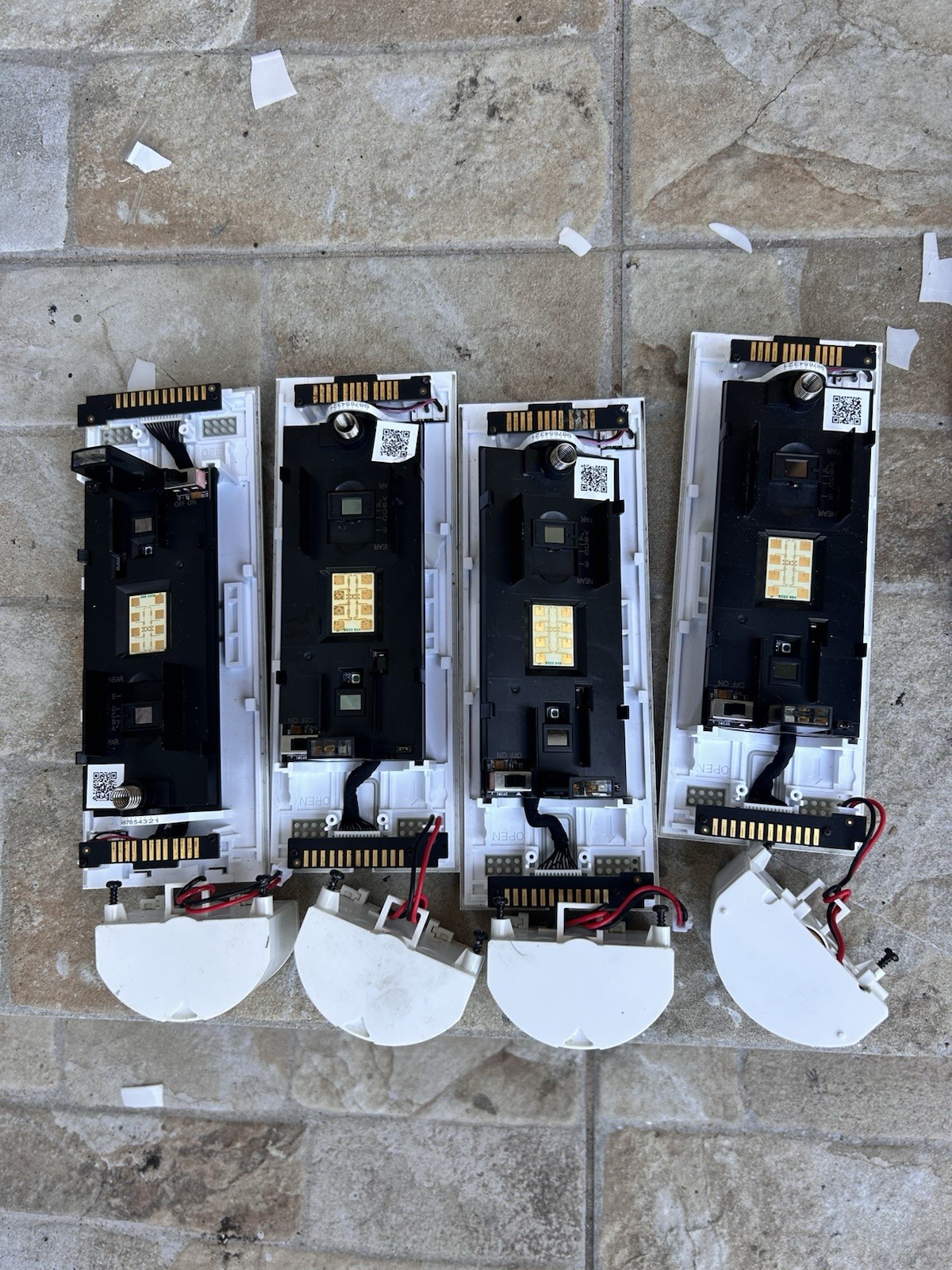 lot of 4   wireless triple signal   detector ds-pdtt15am-wb for parts