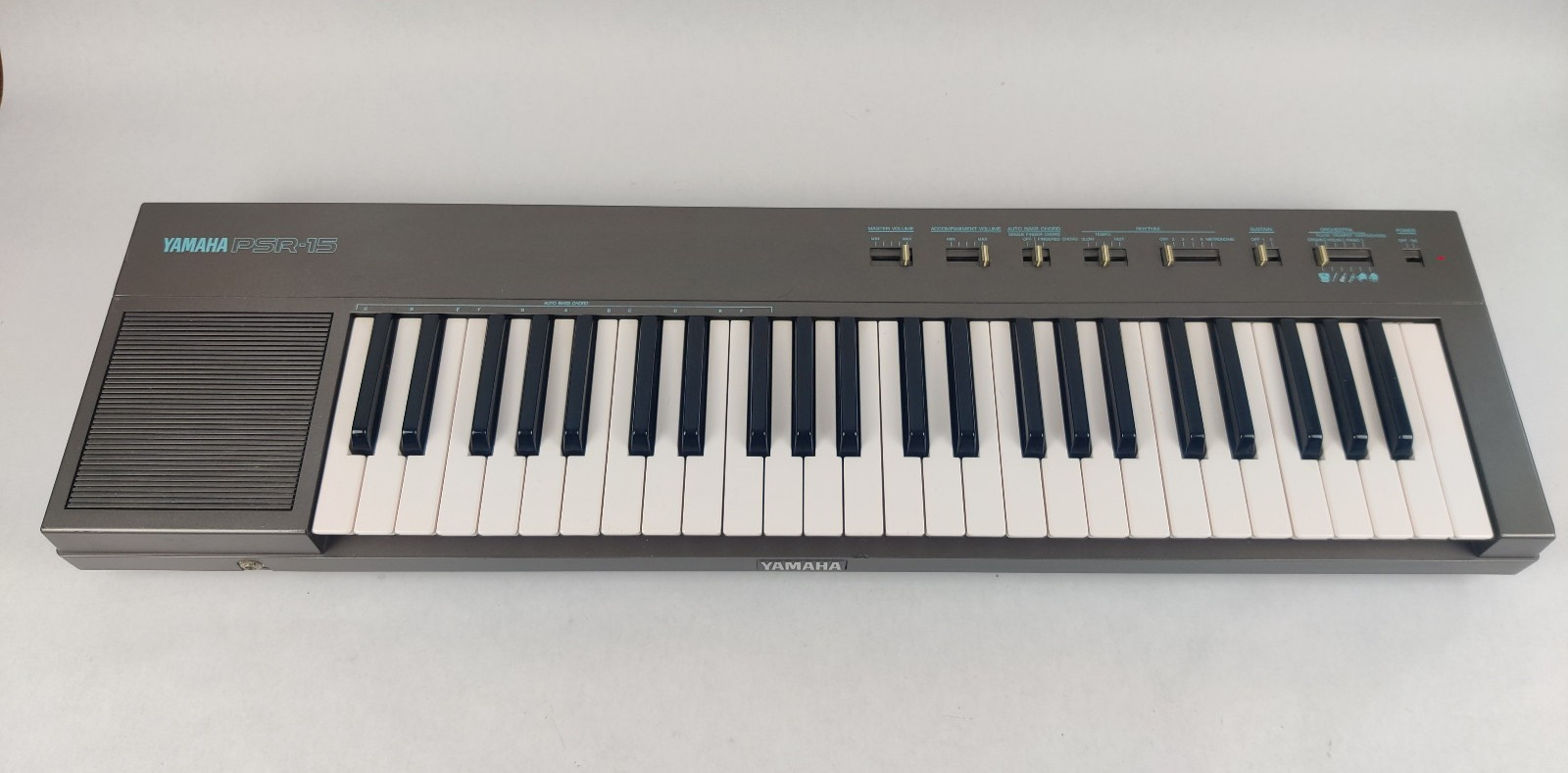 YAMAHA PSR-15 Piano Keyboard Vintage - Tested Works - No AC Adapter