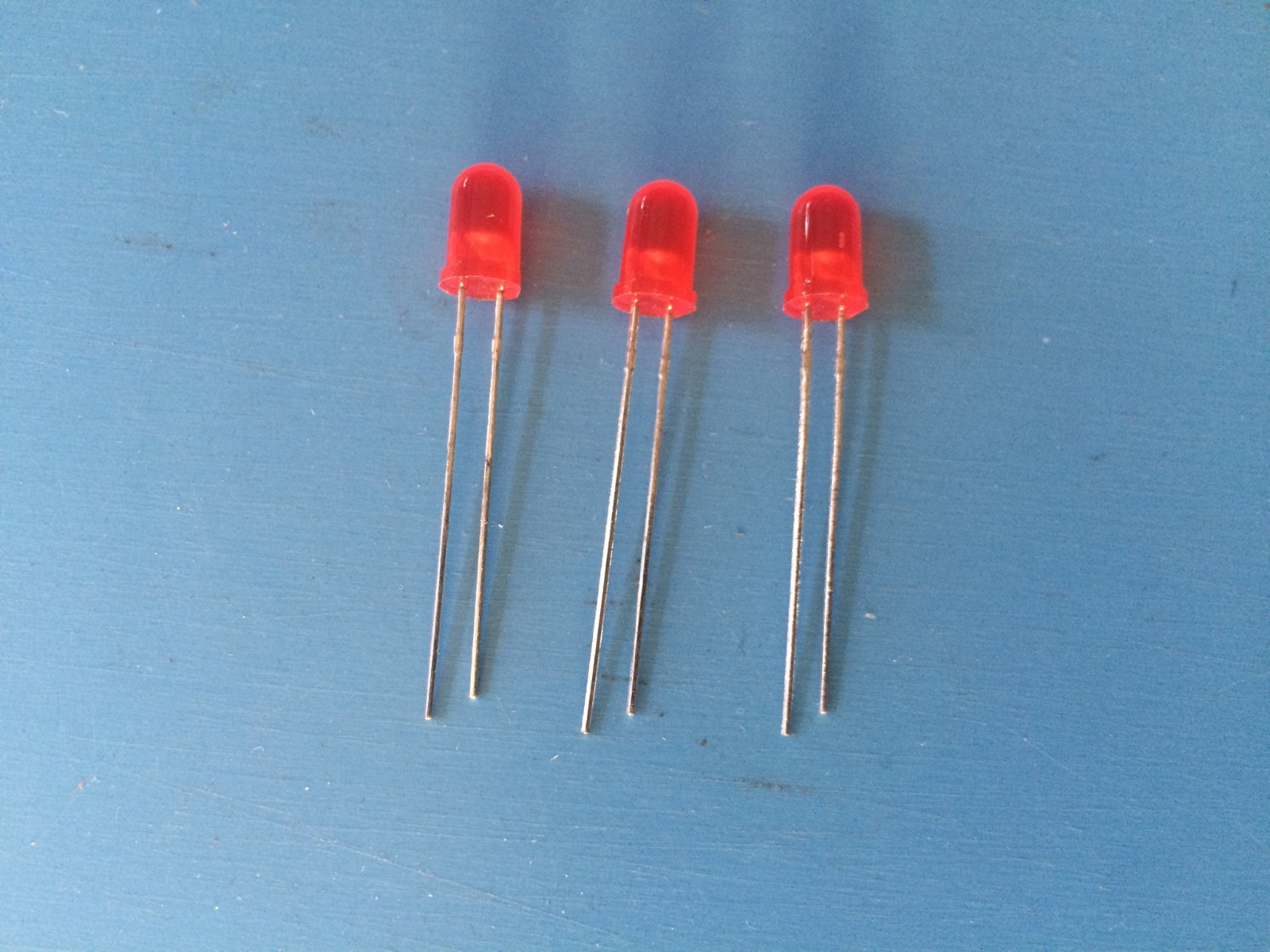 3x LTL-4223 LITE-ON SEMICONDUCTOR LED RED DIFF 5MM ROUND T/H 635NM 2PIN T-1 3/4