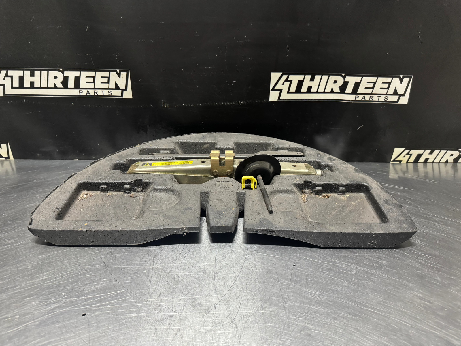 04-06 PONTIAC GTO SPARE TIRE KIT OEM #N402