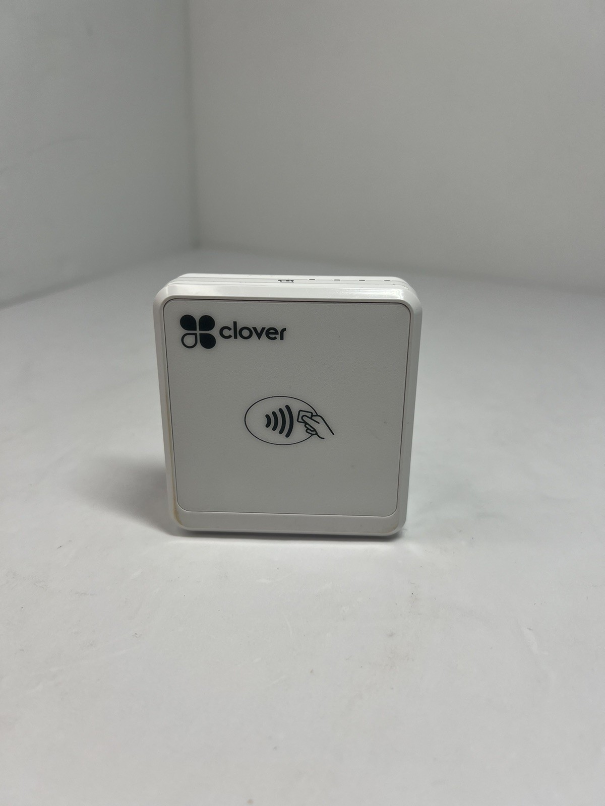 Clover Go RP457 A Contactless + Chip + Swipe Card Reader in White - Used