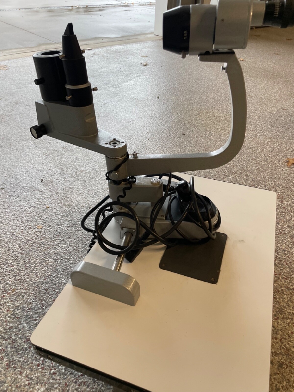 Burton 800 Slit Lamp
