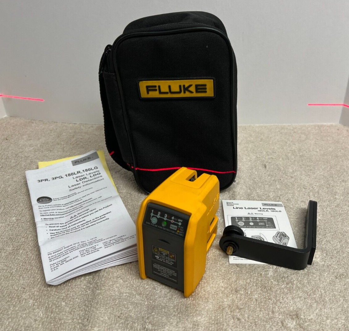 MINT - Fluke 180LR 2-Line Red Laser Level with Mount and Pouch
