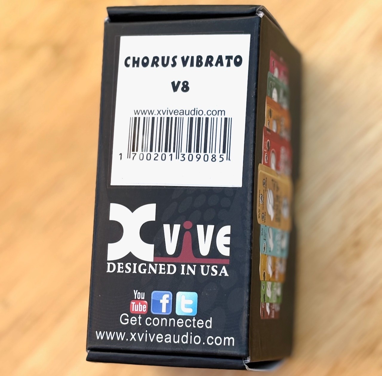X Vive V8 Chorus Vibrato Micro Effect Pedal Analog True Bypass