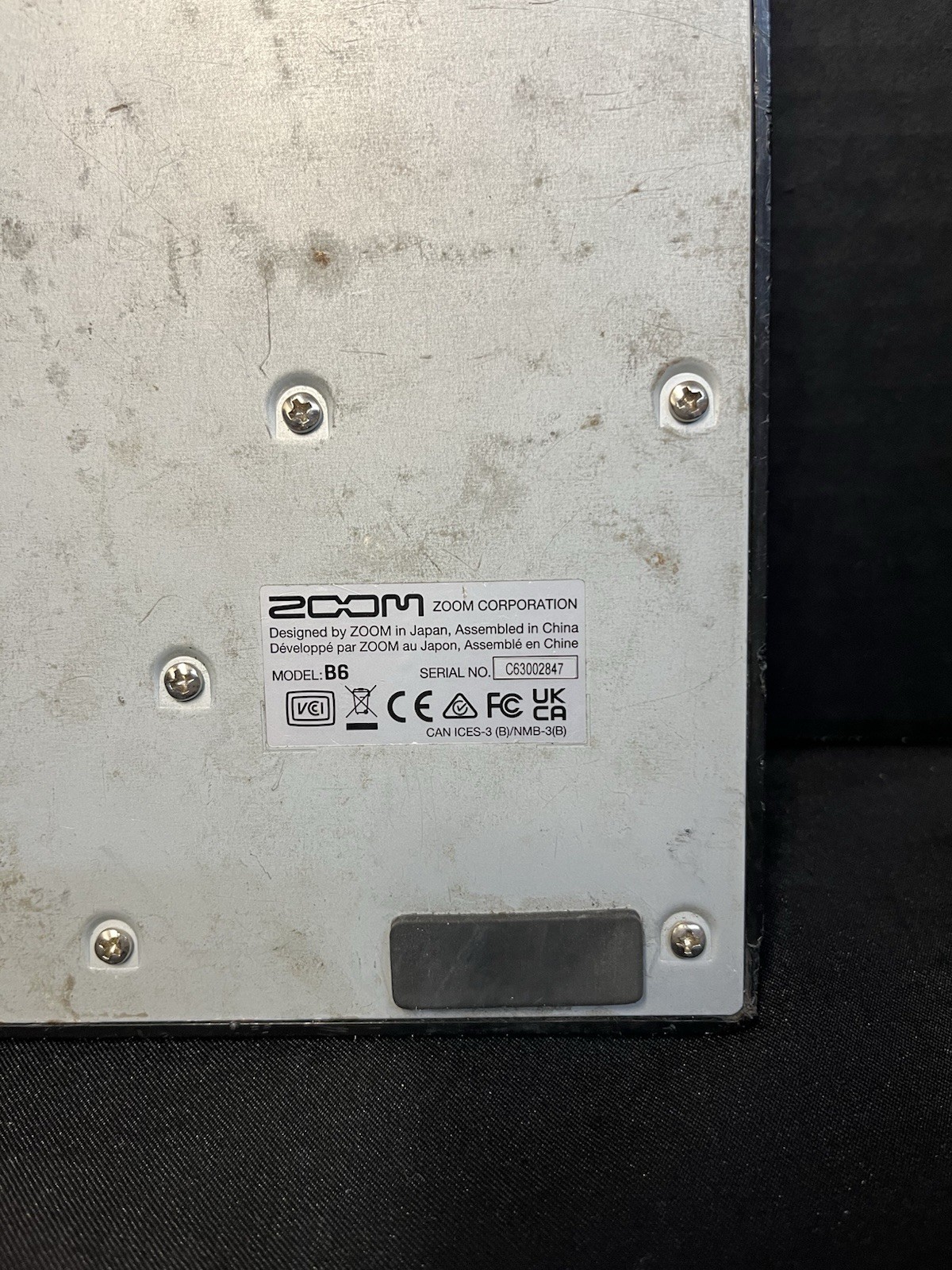 Zoom B6 Bass Multi-Effects Processor For Electric Bass