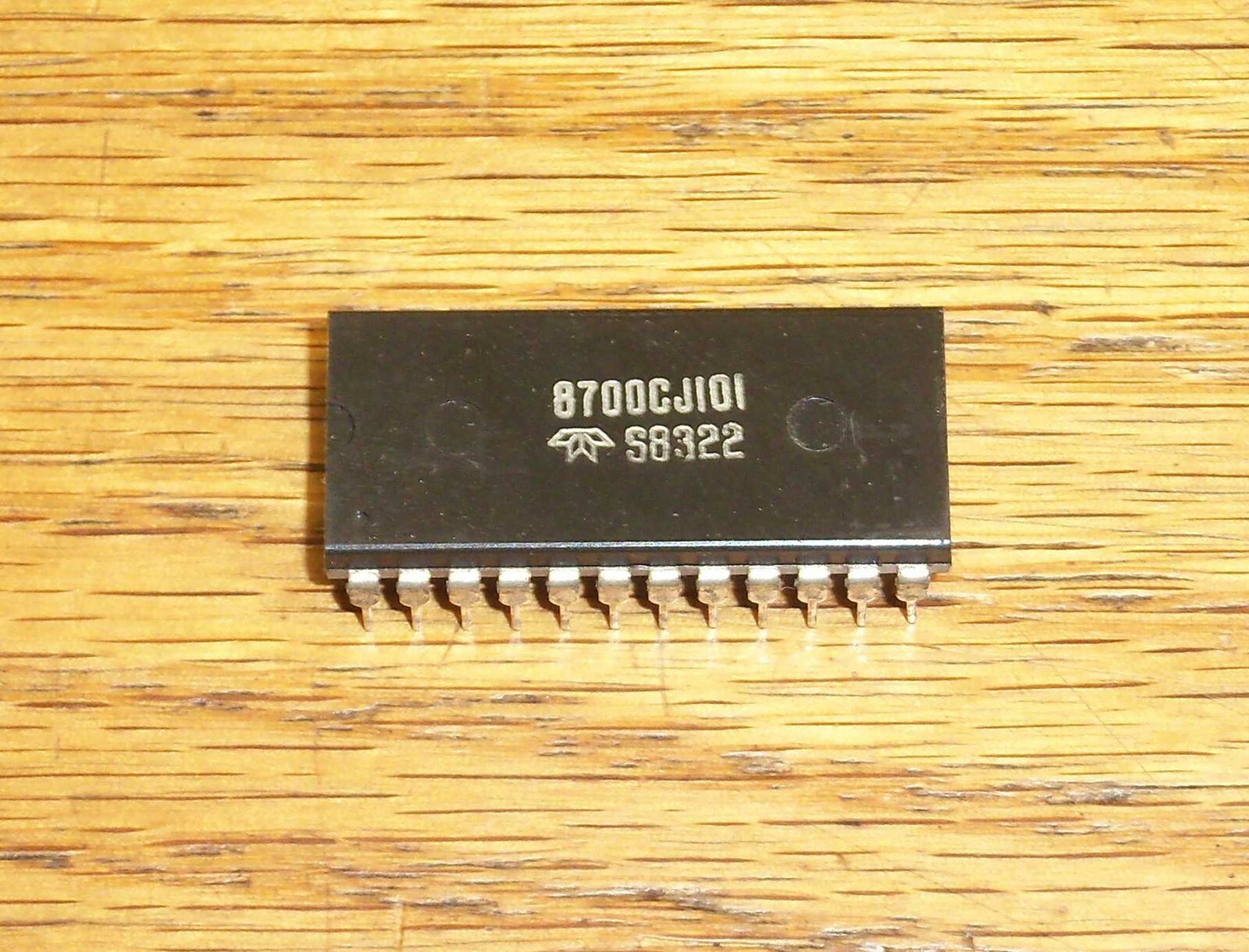 8700CJ101 Teledyne ADC Analog Digital Converter IC 8700CJ