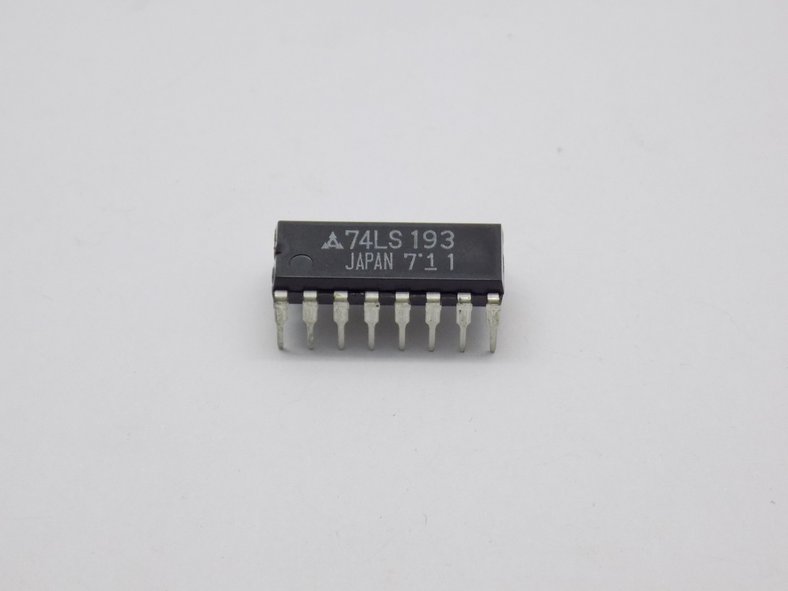 25x MATSUSHITA 74LS193 4-Bit Up/Down Binary Counter PDIP-16